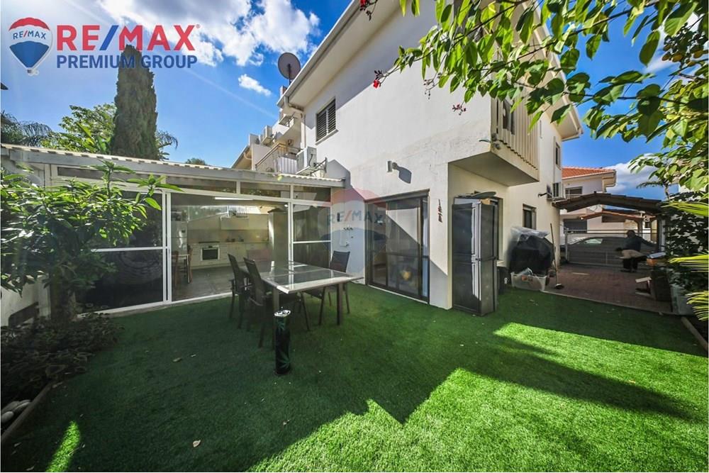 Condo for Sale in שוהם - Image 2
