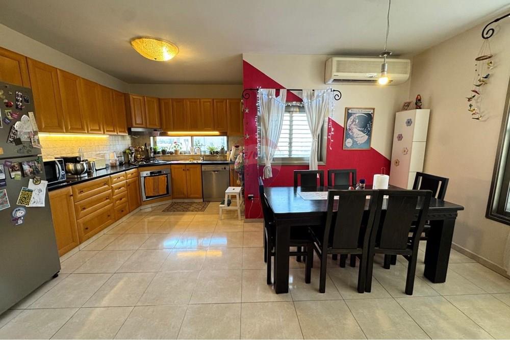 Apartment for Sale in Hod HaSharon - Image 5
