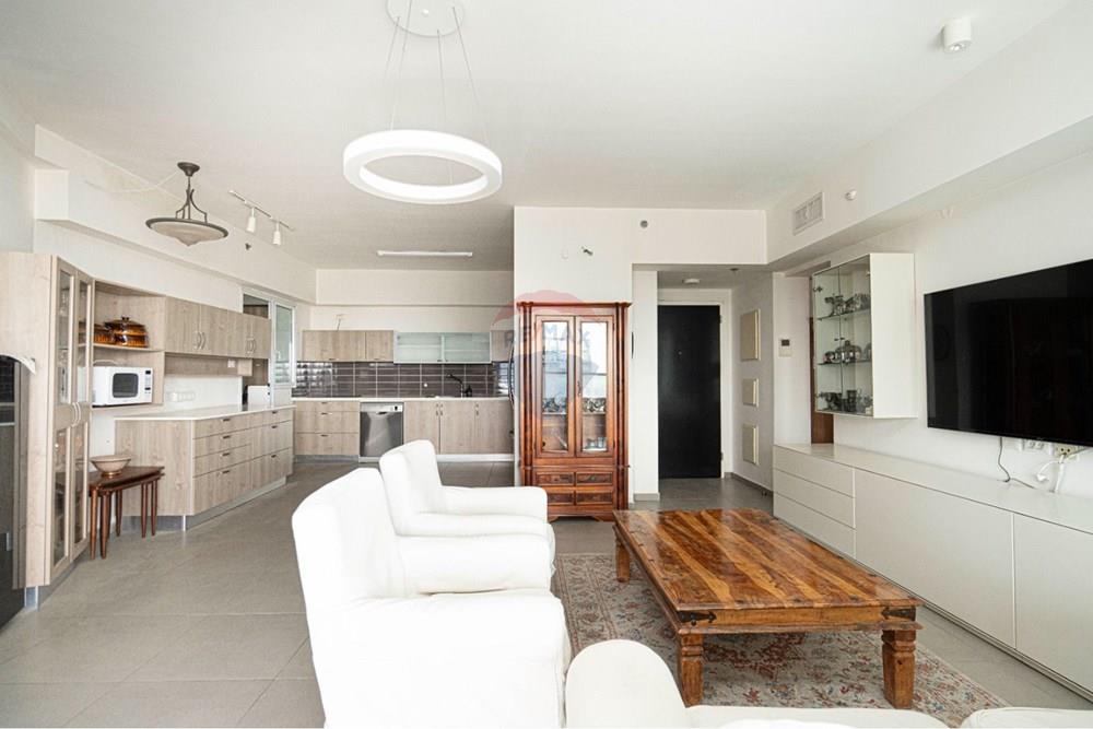 Apartment for Sale in Tel Aviv - Image 1