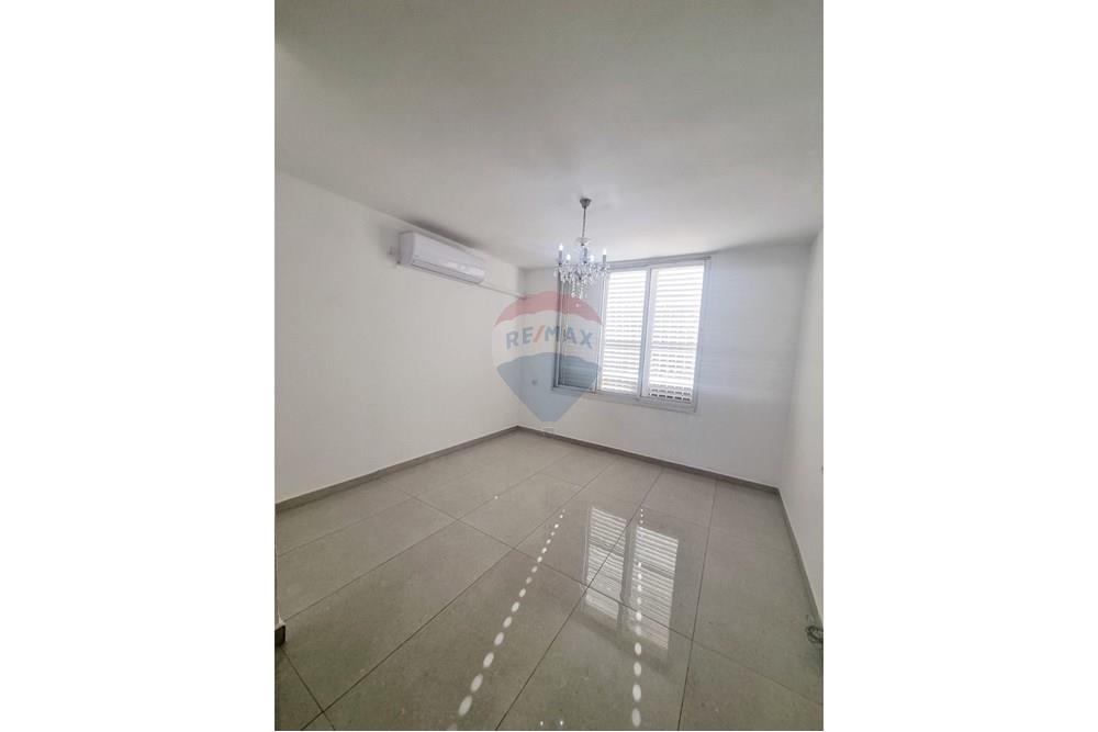 Apartment for Sale in Lod - Image 3