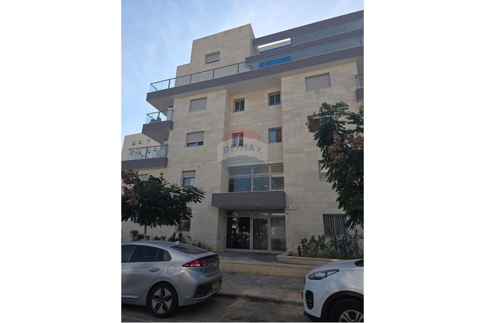 Apartment for Sale in Modi'in - Image 3