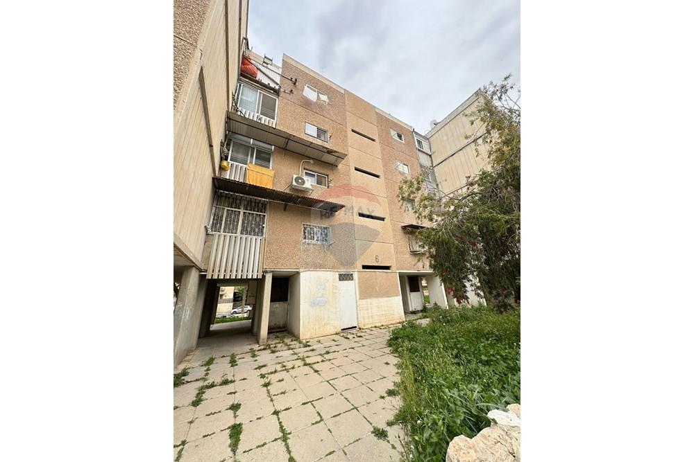 Apartment for Sale in Beer Sheva - Image 1