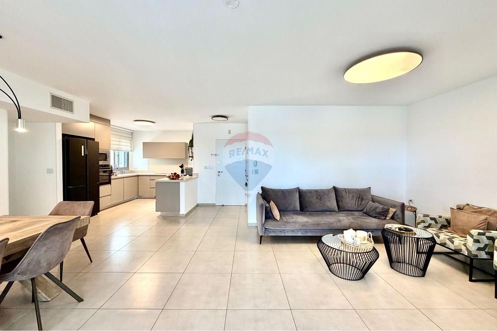 Apartment for Sale in Netanya - Image 3