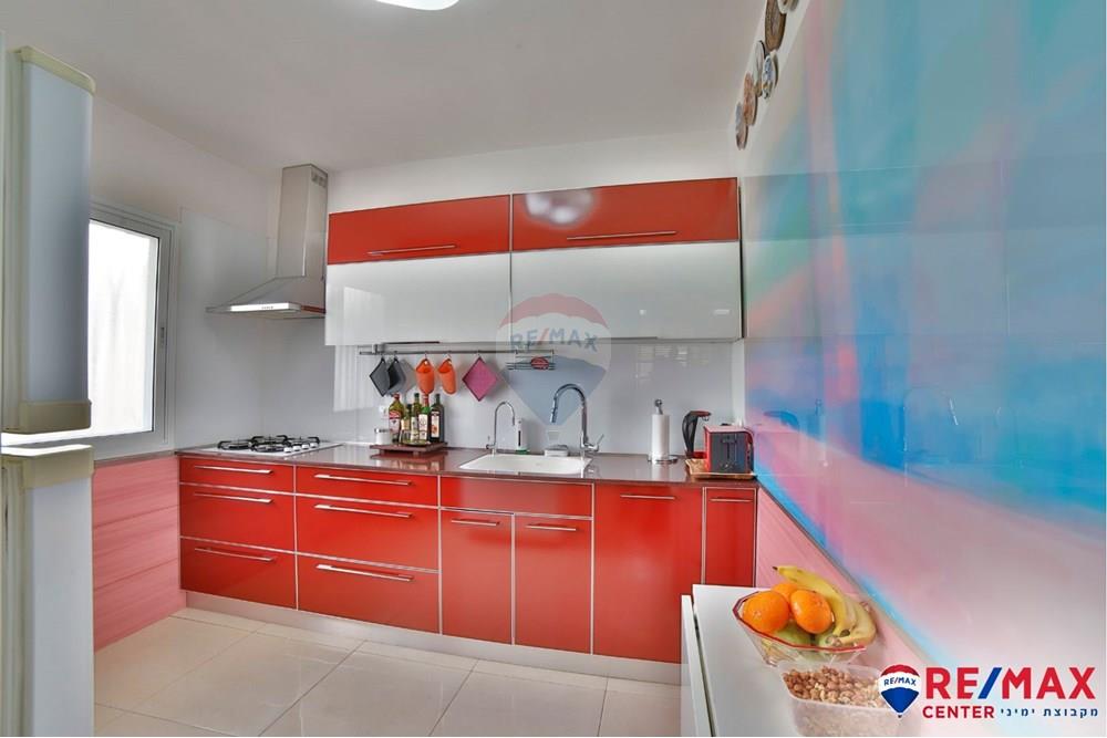 Apartment for Sale in Bat Yam - Image 2