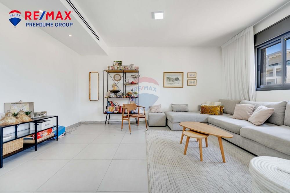 Apartment for Sale in שוהם - Image 3
