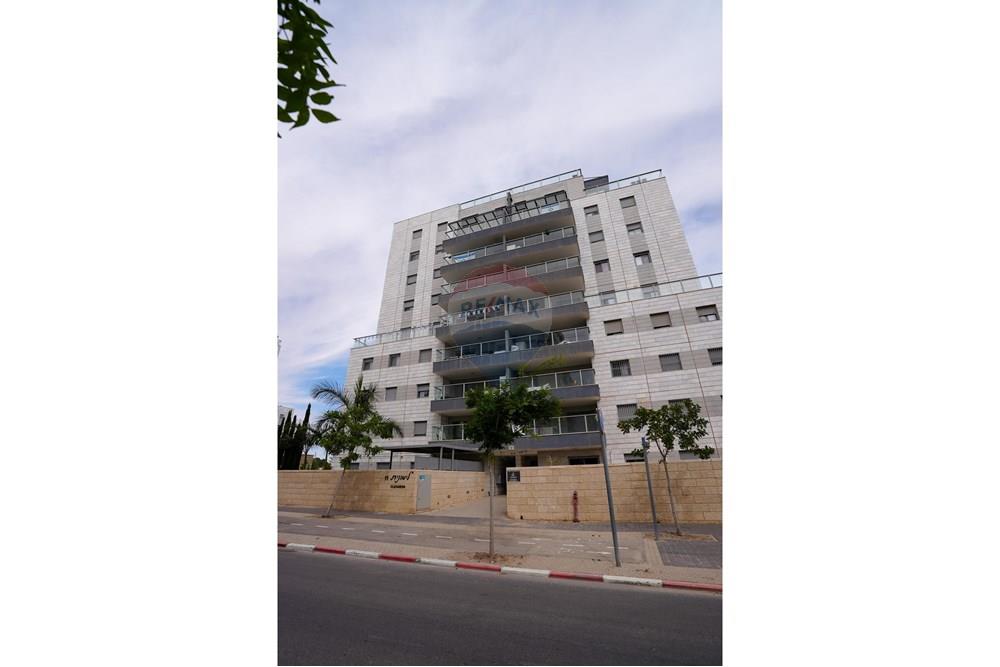 Apartment for Sale in Beer Sheva - Image 1