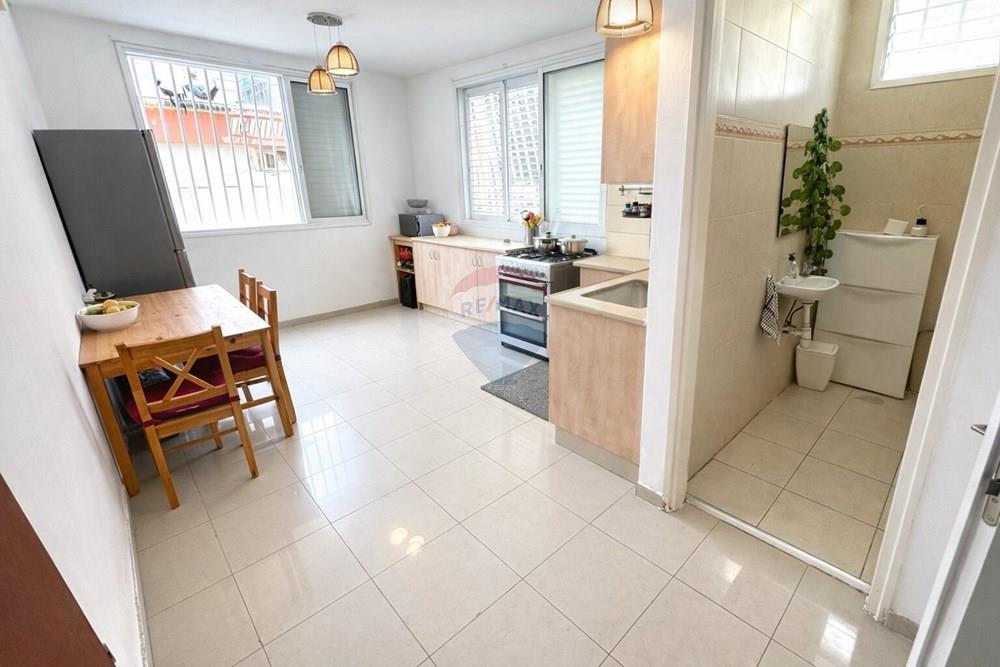 Apartment for Sale in Tel Aviv - Image 3