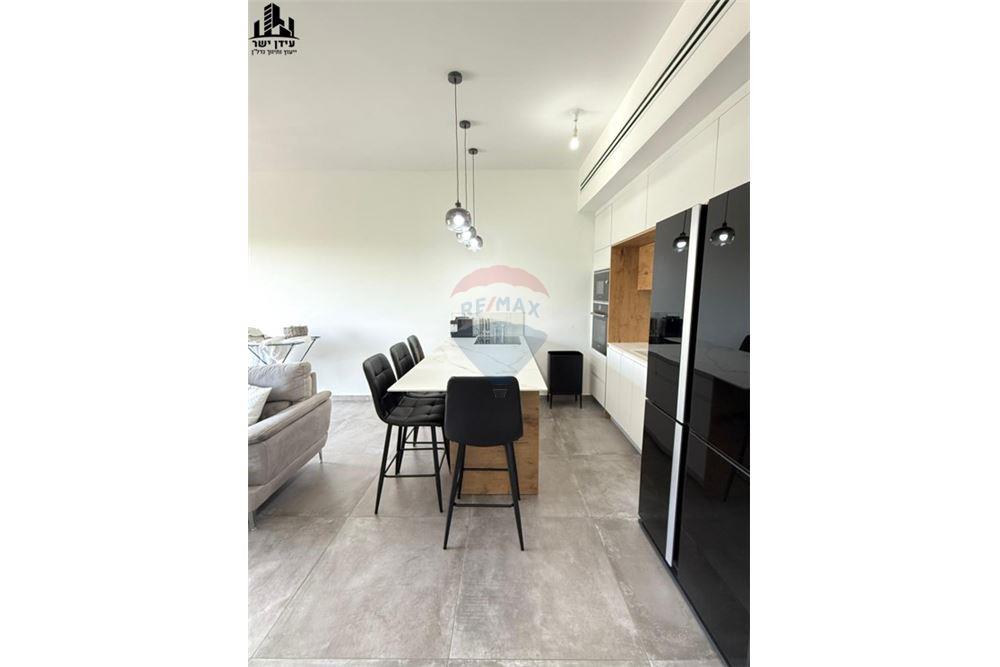 Apartment for Sale in Tel Aviv - Image 3