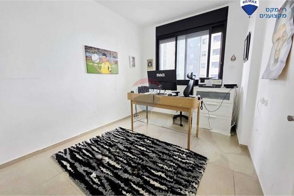Apartment for Sale in Hadera - Image 2