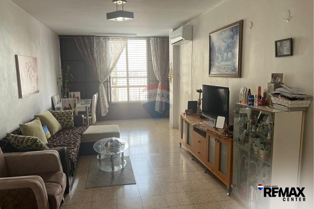 Apartment for Sale in Bat Yam - Image 1
