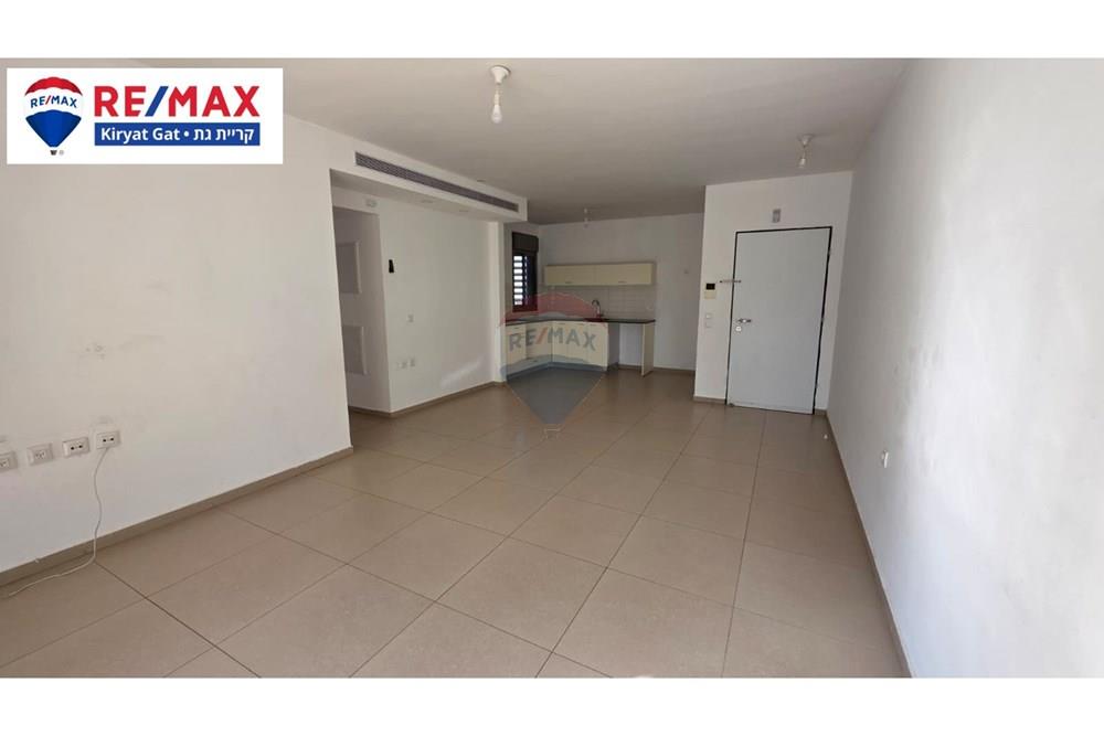 Apartment for Sale in קרית גת - Image 5