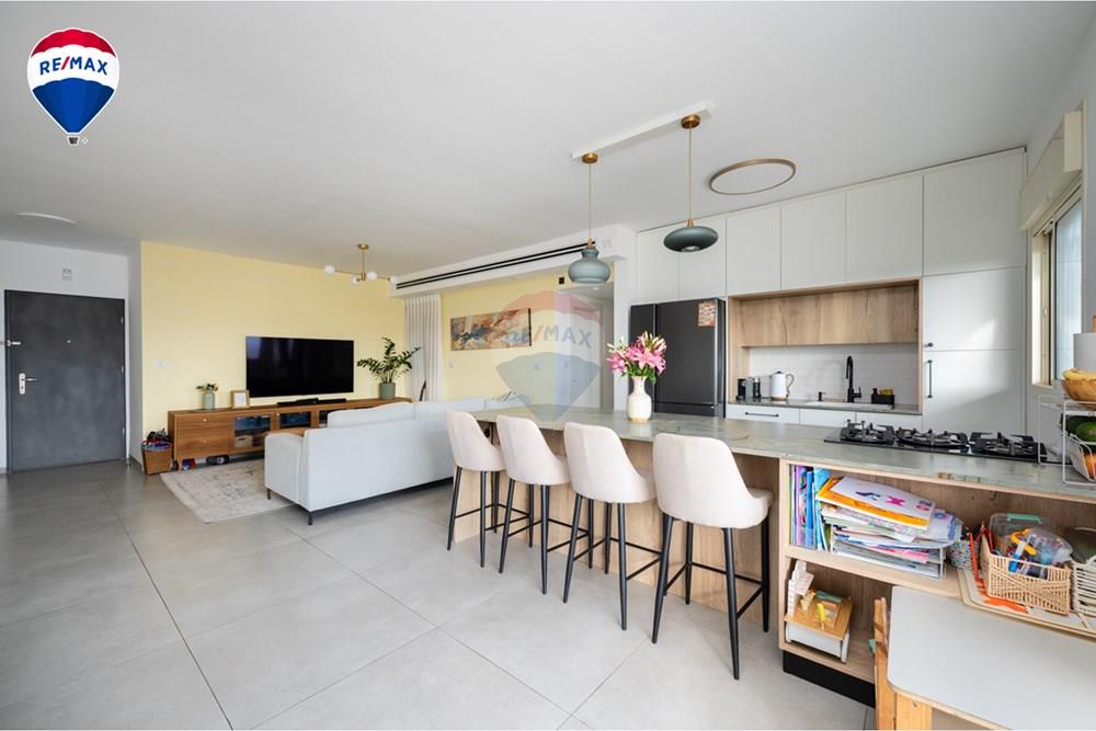 Apartment for Sale in Zichron Ya'akov - Image 2