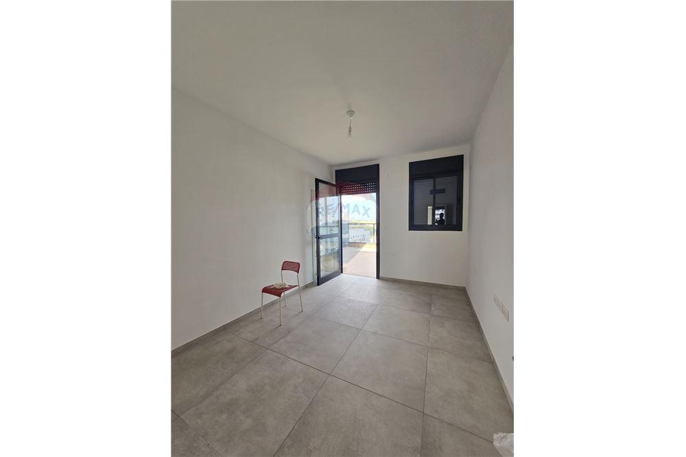 Apartment for Sale in אור עקיבא - Image 2