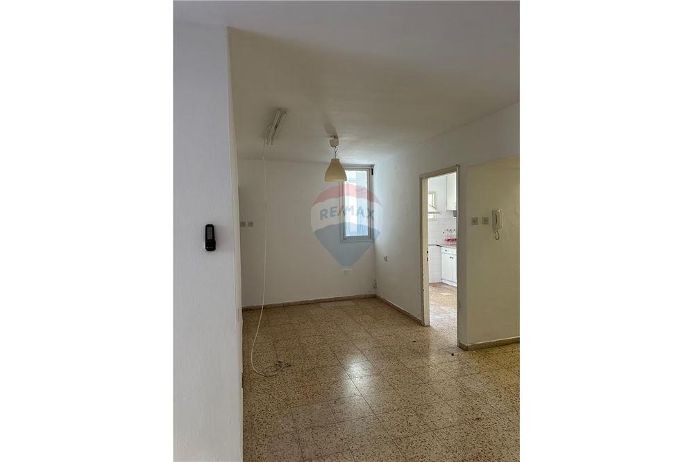 Apartment for Sale in Tel Aviv - Image 4