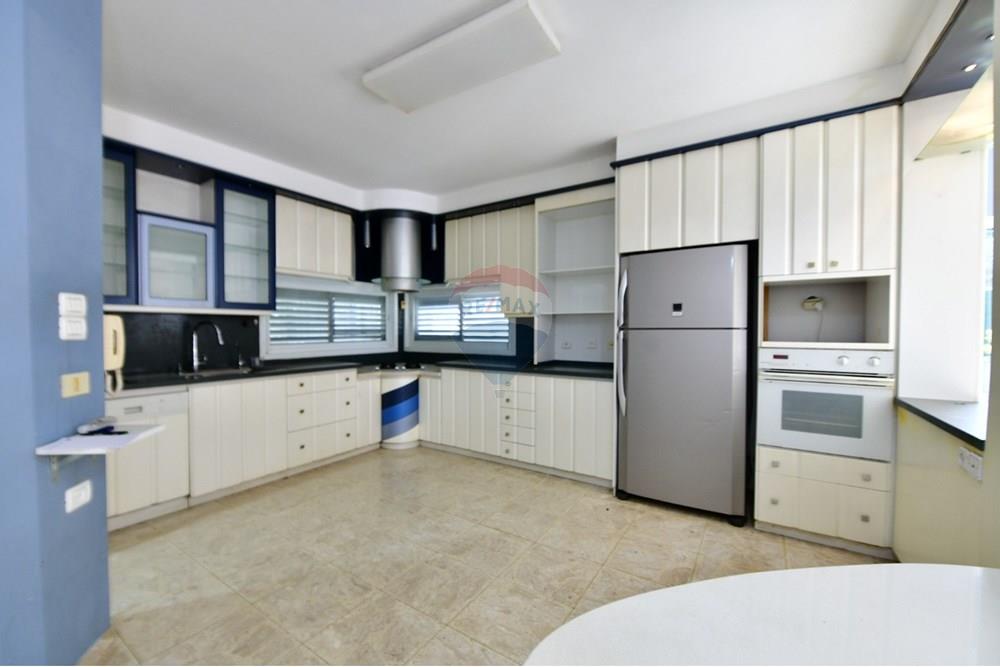 Apartment for Sale in Ganei Tikva - Image 4