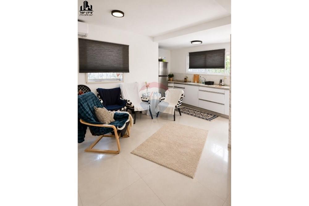 Apartment for Sale in Tel Aviv - Image 2