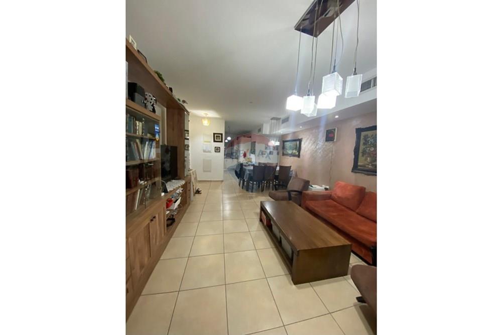 Apartment for Sale in Lod - Image 3