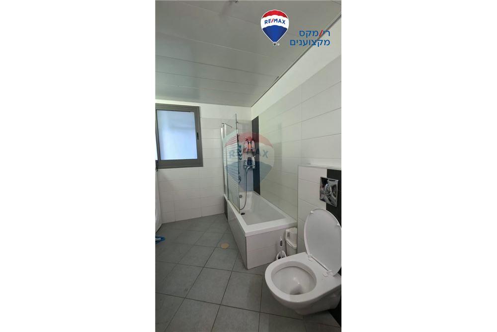 Apartment for Sale in Hadera - Image 3