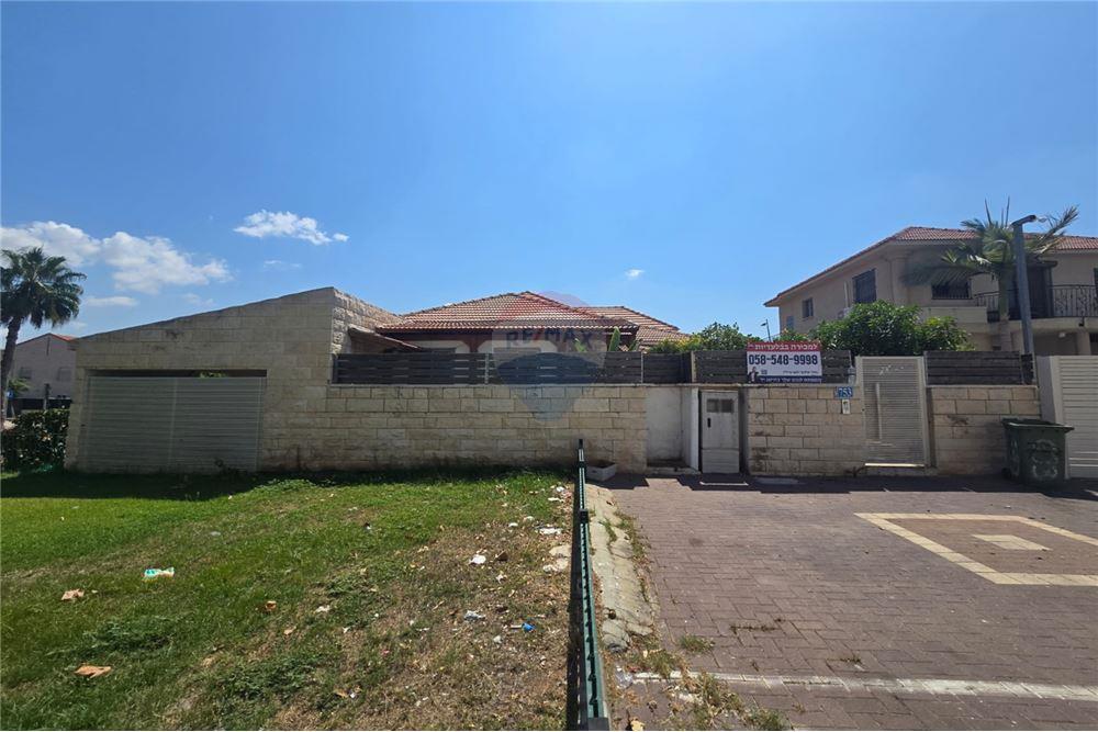 Studio for Sale in אור עקיבא - Image 1