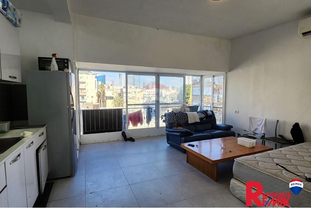 Apartment for Sale in Tel Aviv - Image 1