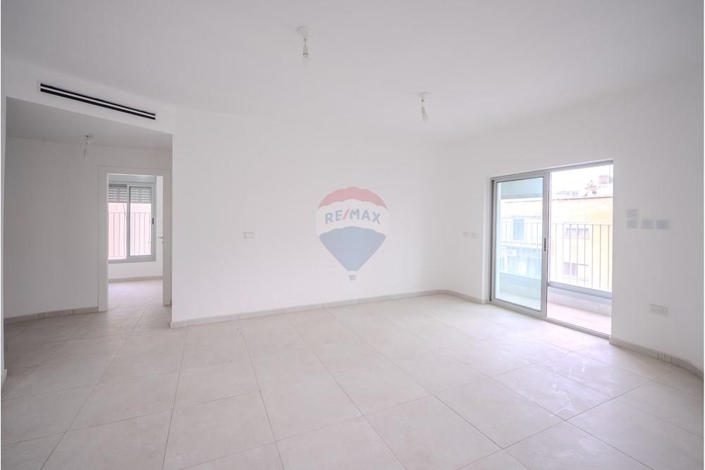 Apartment for Sale in Tel Aviv - Image 5