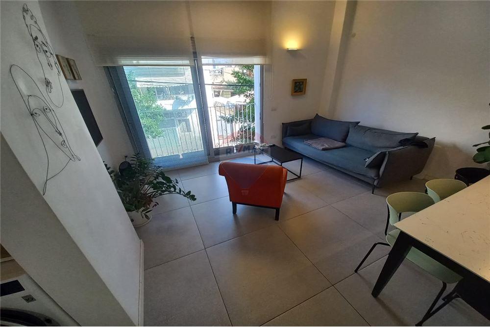 Apartment for Sale in Tel Aviv - Image 3