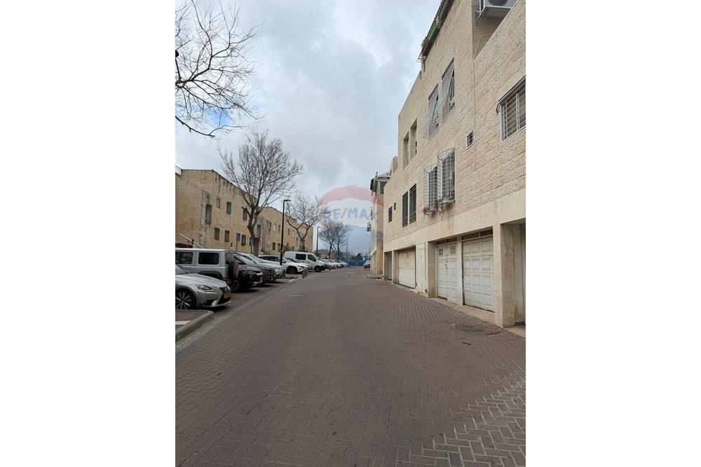 Apartment for Sale in Jerusalem - Image 1