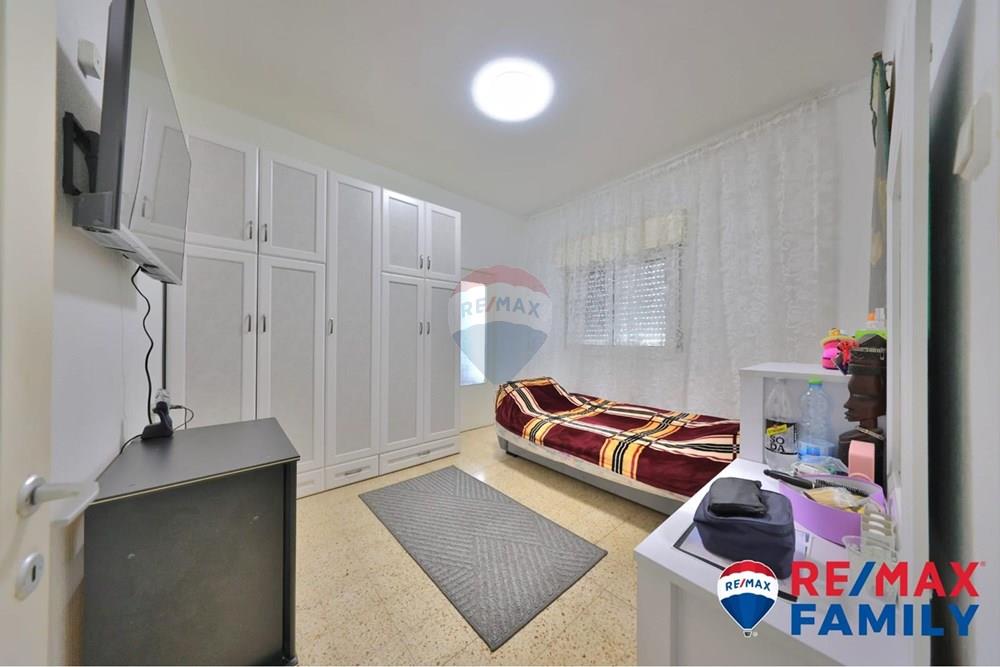 Apartment for Sale in קרית מוצקין - Image 4