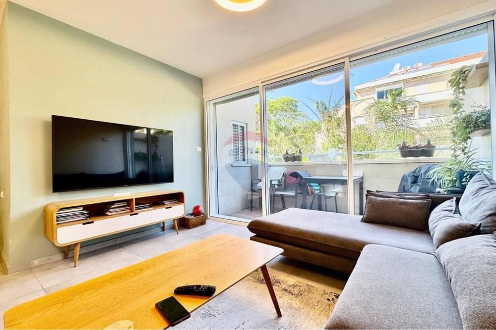 Apartment for Sale in Ra'anana - Image 5