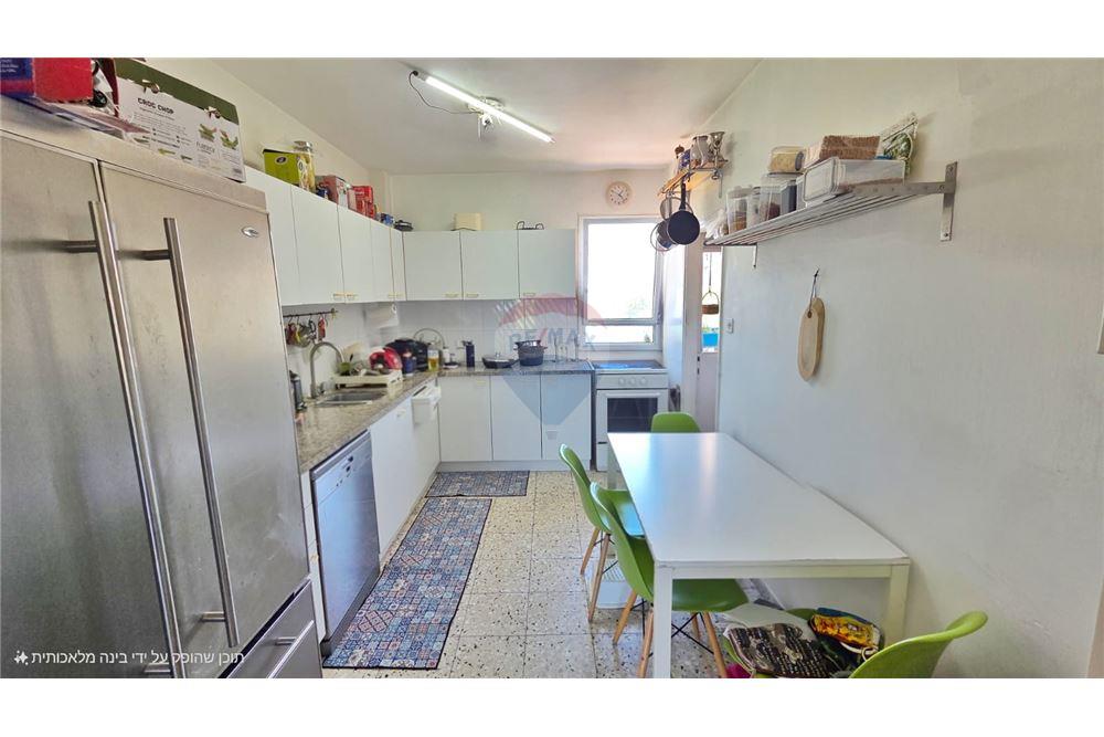 Apartment for Sale in Tel Aviv - Image 2