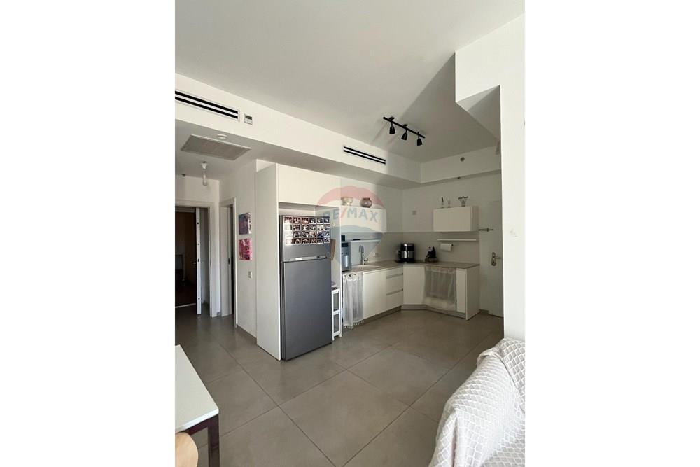 Apartment for Sale in Tel Aviv - Image 3