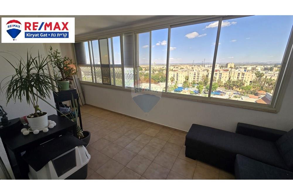 Apartment for Sale in קרית גת - Image 4