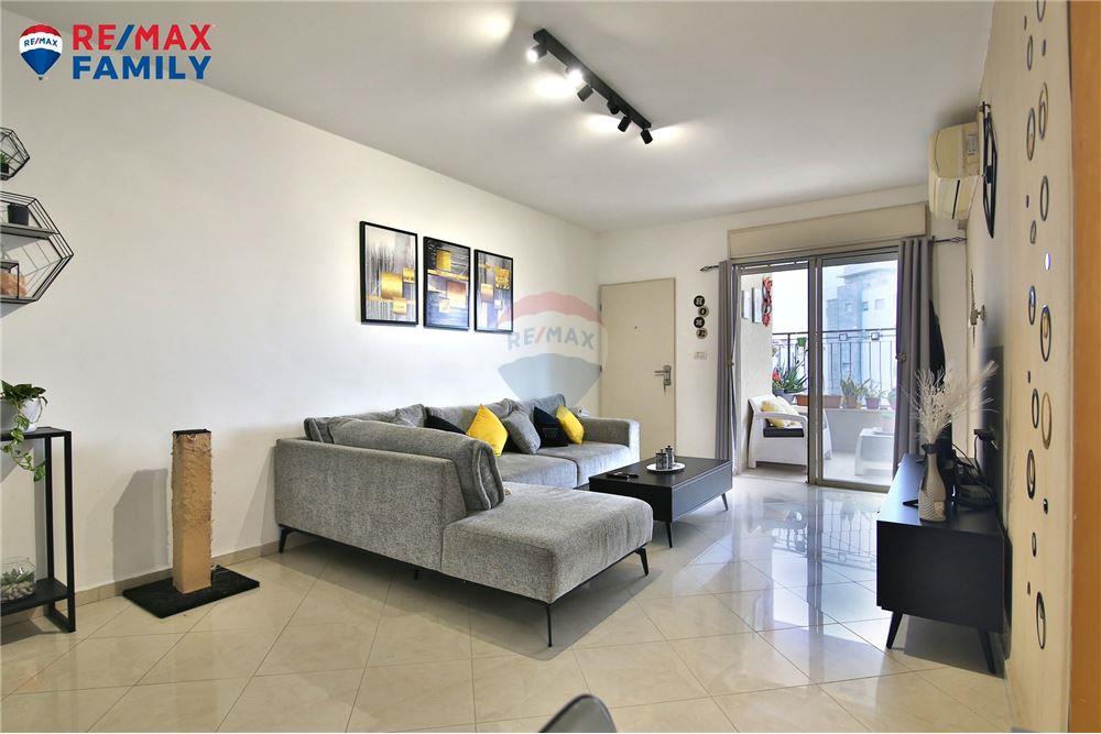 Apartment for Sale in קרית מוצקין - Image 3