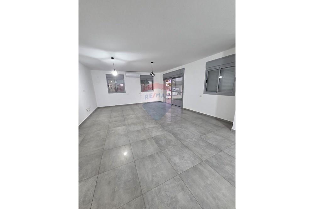 Apartment for Sale in Beer Sheva - Image 2
