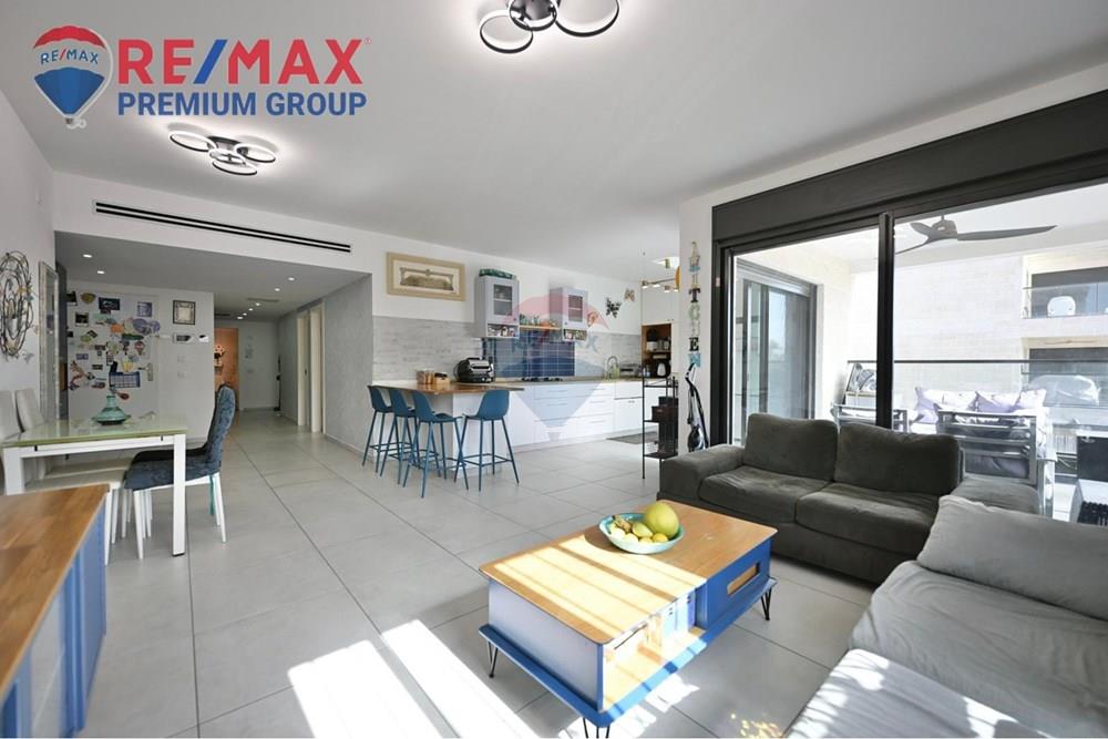 Apartment for Sale in שוהם - Image 1