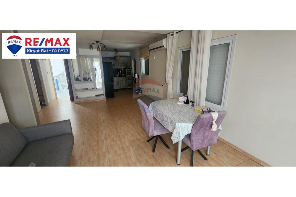 Apartment for Sale in קרית גת - Image 2