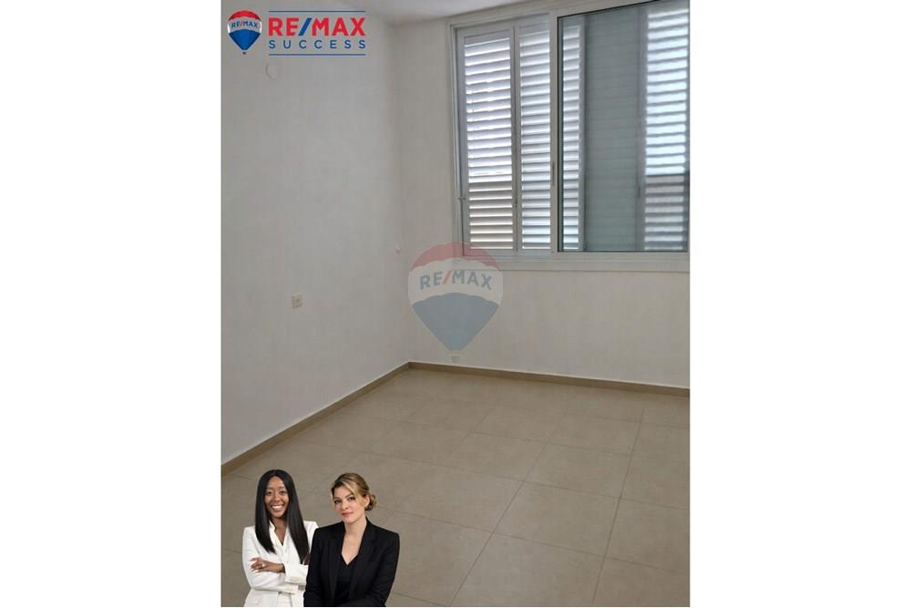 Apartment for Sale in Bat Yam - Image 4