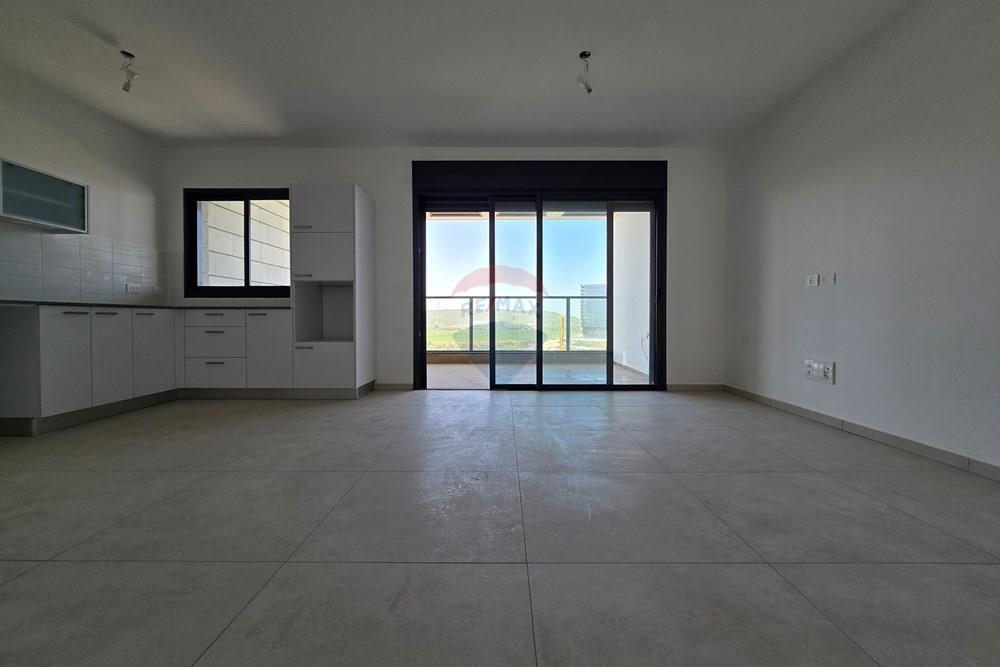 Apartment for Sale in Or Yehuda - Image 1