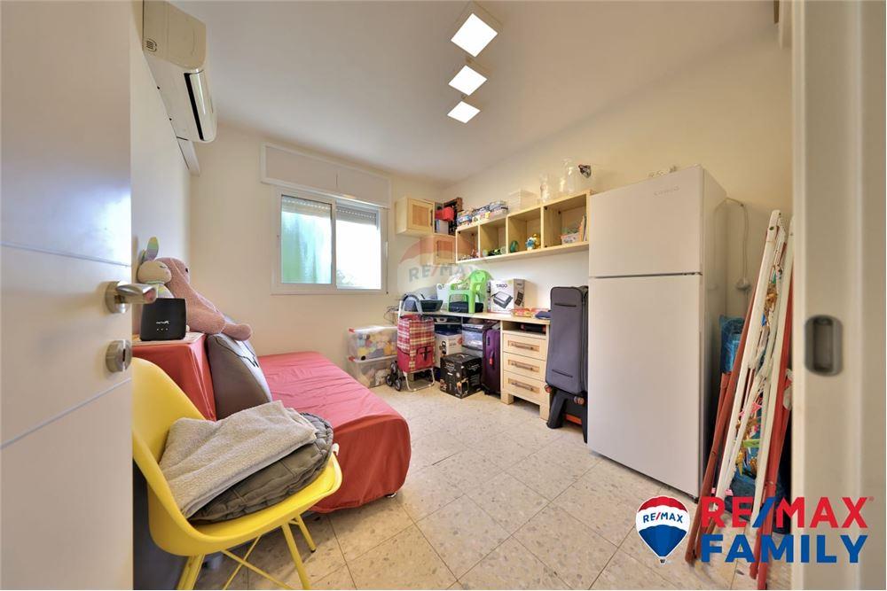 Apartment for Sale in Kiryat Yam - Image 6