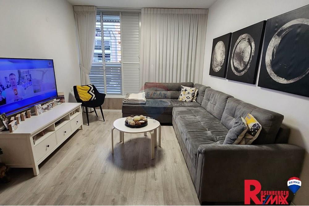 Apartment for Sale in Bat Yam - Image 1