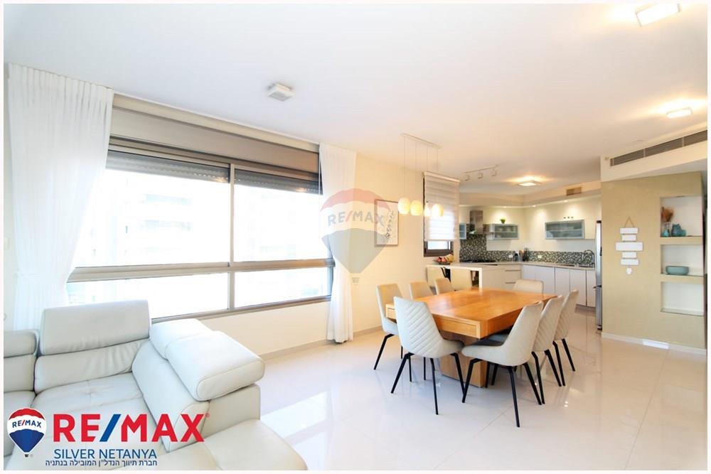 Apartment for Sale in Hadera - Image 6
