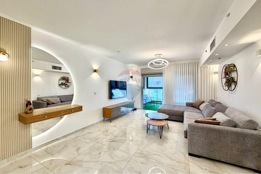 Apartment for Sale in Netanya - Image 2