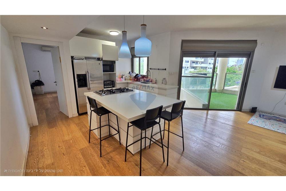 Apartment for Sale in Tel Aviv - Image 1