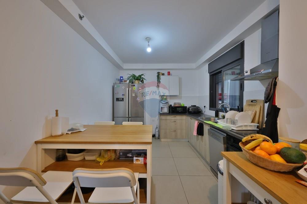 Apartment for Sale in קרית מוצקין - Image 2