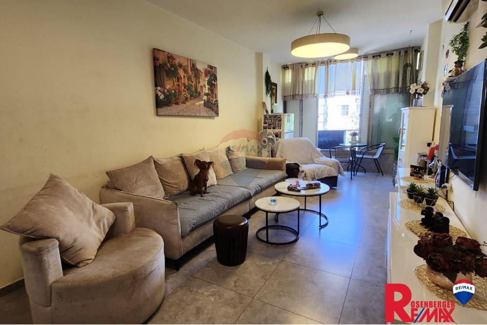 Apartment for Sale in Holon - Image 1