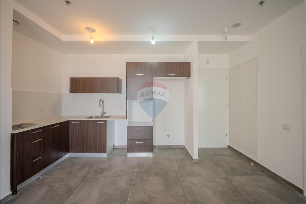 Apartment for Sale in Tel Aviv - Image 4