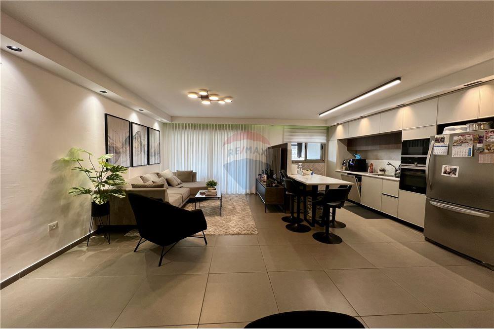 Apartment for Sale in Ashkelon - Image 1