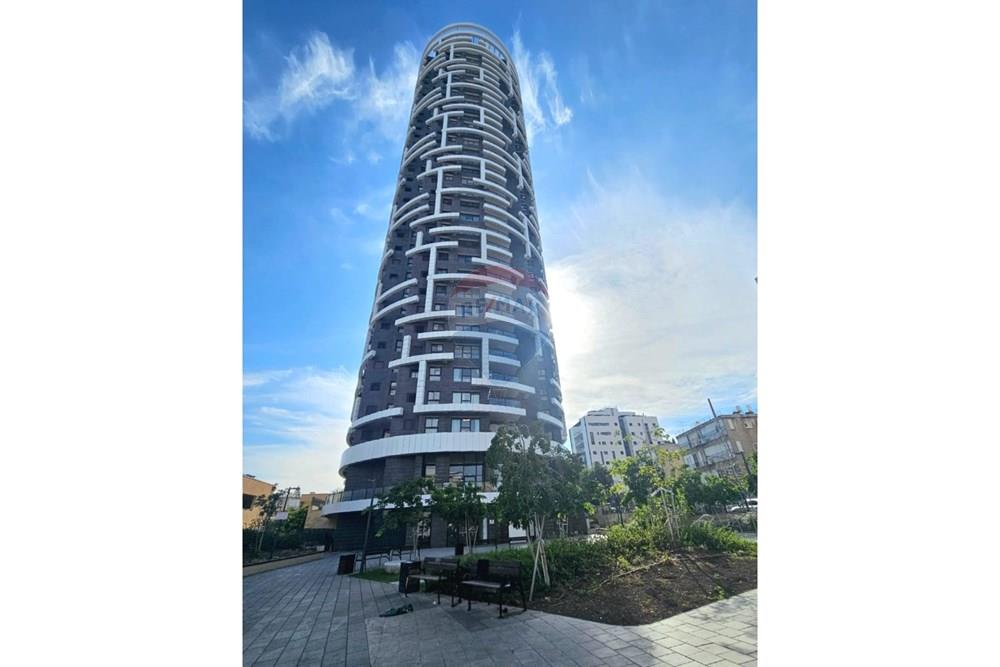 Apartment for Sale in Ramat Gan - Image 1