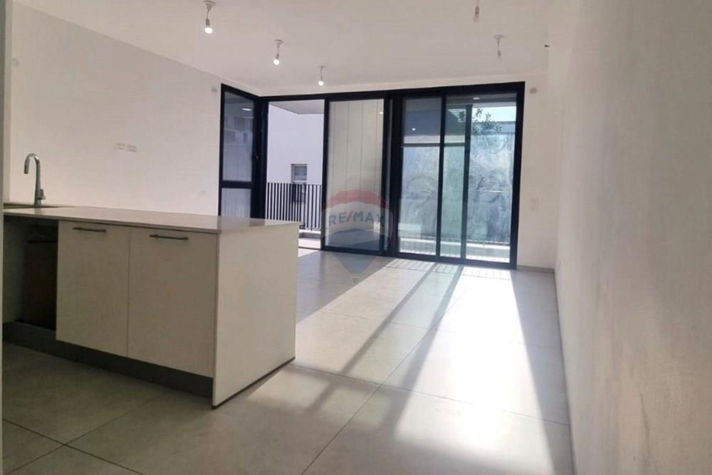 Apartment for Sale in Tel Aviv - Image 2