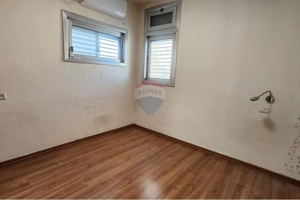 Apartment for Sale in Holon - Image 7